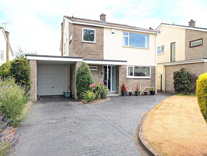 4 Bedroom Detached House For Sale In Paddock Gardens, Alveston, Bristol, BS35