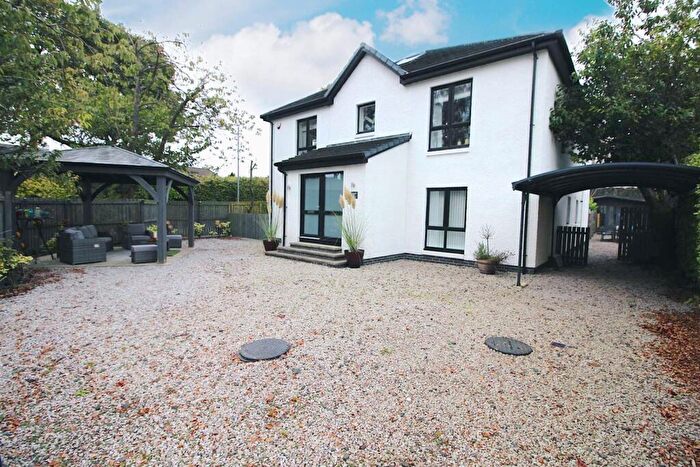 3 Bedroom Apartment For Sale In Castlehill Crescent, Kilmacolm, PA13