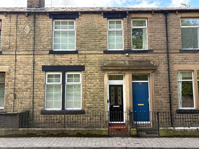 3 Bedroom Terraced House For Sale In Edenfield Road, Rochdale, OL11
