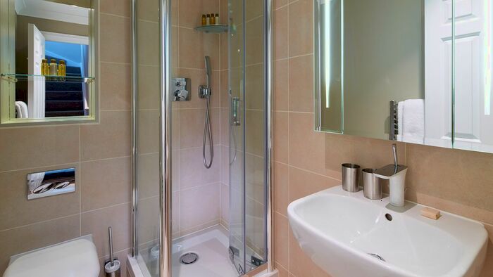 2 Bedroom Flat To Rent In Bow Lane, London, EC4M
