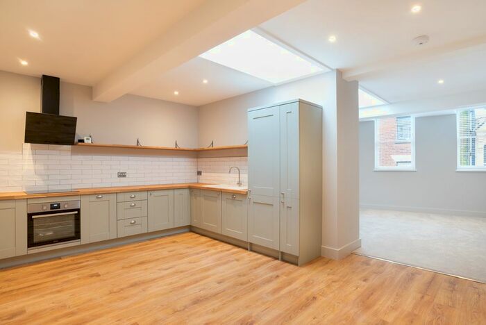 3 Bedroom Flat To Rent In Apartment, Church Street, Folkestone, CT20