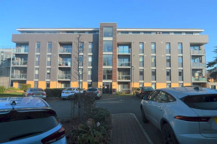 2 Bedroom Flat To Rent In Newsom Place, St Peters Road, St Albans, AL1