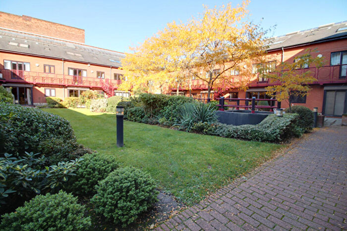 2 Bedroom Apartment To Rent In Kings Court, Cox Street, St. Pauls Square, B3