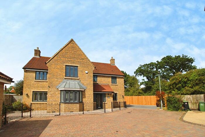 5 Bedroom Detached House For Sale In Byre Close, Cricklade, SN6