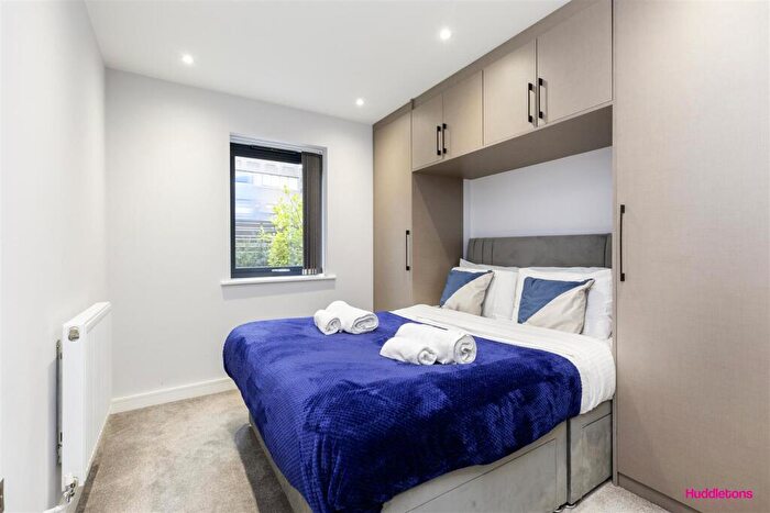 3 Bedroom Flat To Rent In The Hyde, Hendon, NW9