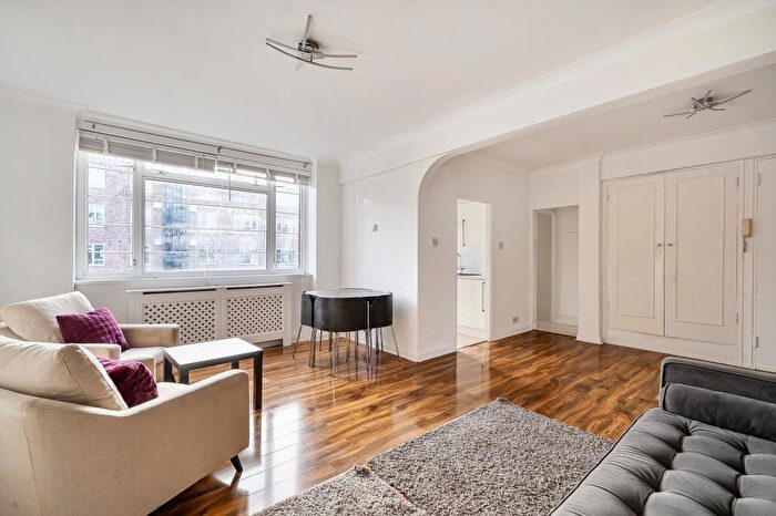 2 Bedroom Flat To Rent In Charlbert Street, London, NW8