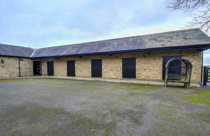 Studio To Rent In Cosgrove, Milton Keynes, MK19