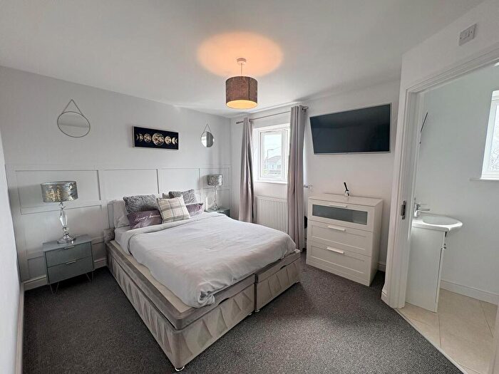 3 Bedroom Semi-Detached House To Rent In Katherine Road, S66