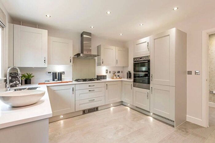 5 Bedroom Detached House For Sale In Bell Croft, Warfield, Bracknell, RG42