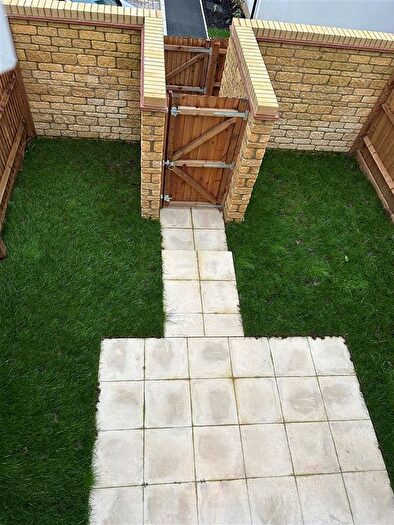 3 Bedroom End Terrace House For Sale In Wiltshire Drive, Patterdown, Chippenham, SN15
