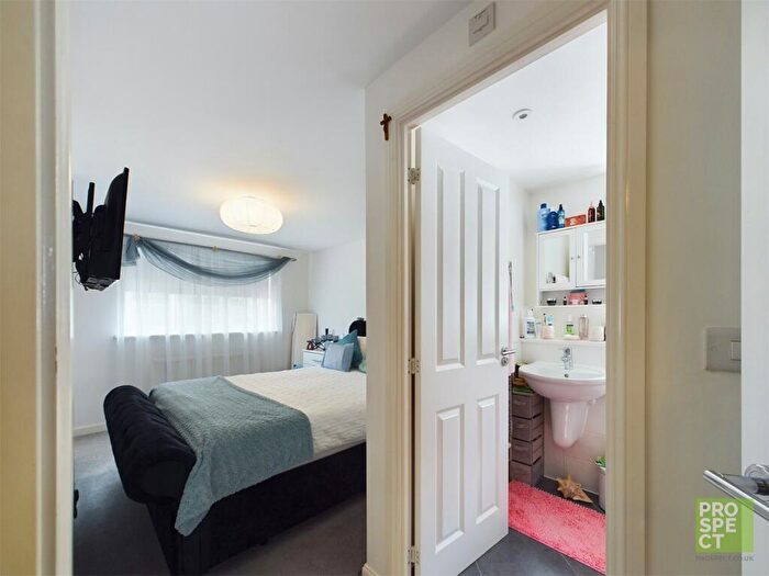 4 Bedroom Detached House For Sale In Glasspool Road, Winnersh, Wokingham, Berkshire, RG41