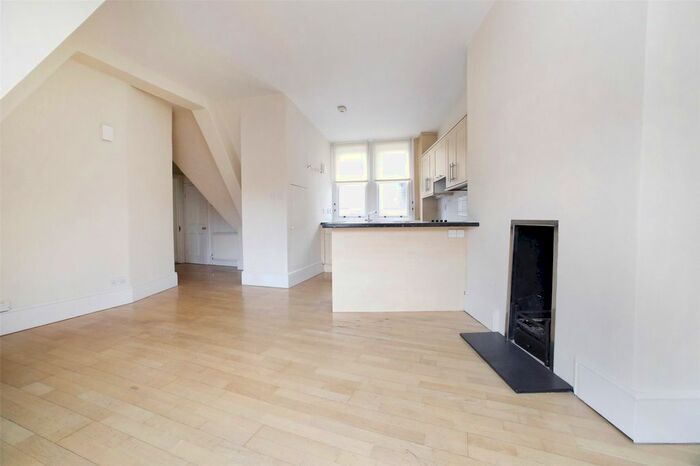 2 Bedroom Flat To Rent In Thurloe Place, London, SW7