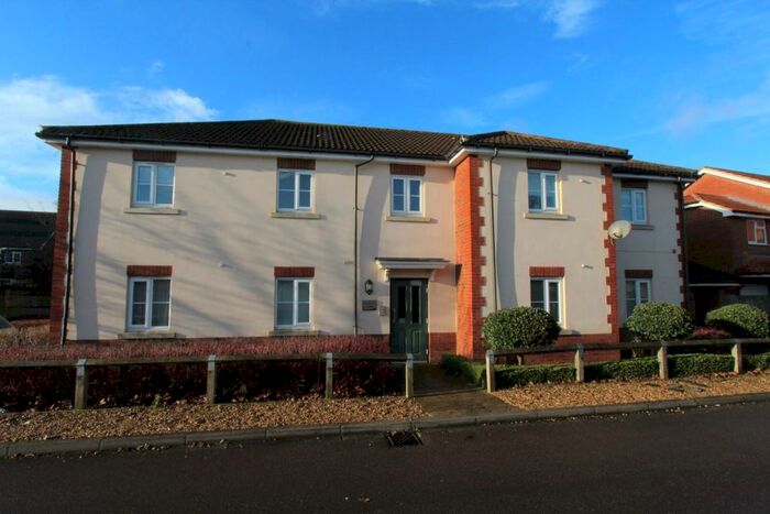 2 Bedroom Apartment To Rent In Trow Close, Cotton End, Bedford, MK45