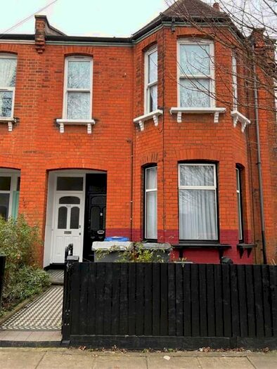 2 Bedroom Maisonette To Rent In Denzil Road, Brent, London NW10