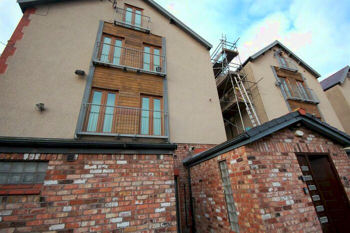 3 Bedroom Flat To Rent In Village Mews Wallasey Wirral, CH45
