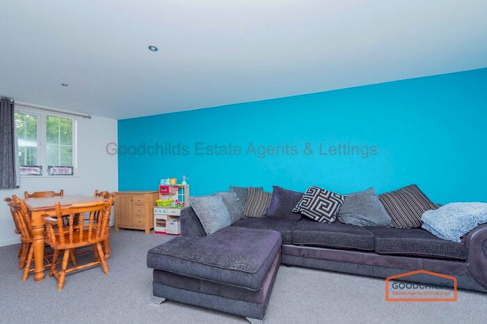 4 Bedroom Flat To Rent In Bridgeside Close, Brownhills, WS8