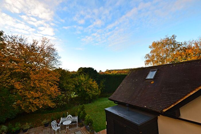 1 Bedroom Flat To Rent In Wormley West End, Broxbourne, EN10