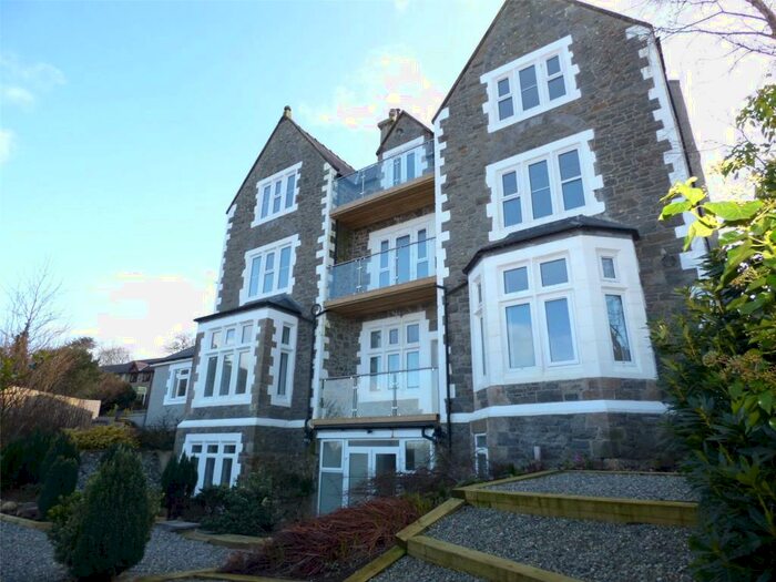 2 Bedroom Flat For Sale In Y Felinheli, Gwynedd, LL56