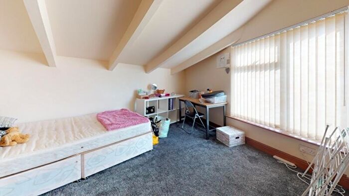 9 Bedroom Terraced House To Rent In Raven Road, Hyde Park, Leeds, LS6