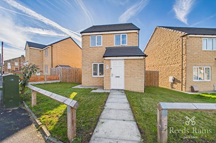 3 Bedroom Detached House For Sale In Barden Lane, Burnley, Lancashire, BB10