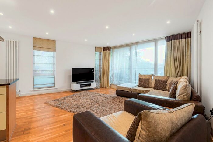 2 Bedroom Apartment To Rent In Wemyss Road, Blackheath, London, SE3