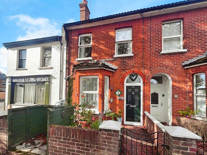 2 Bedroom Terraced House For Sale In Netley Street, Farnborough, Hampshire, GU14