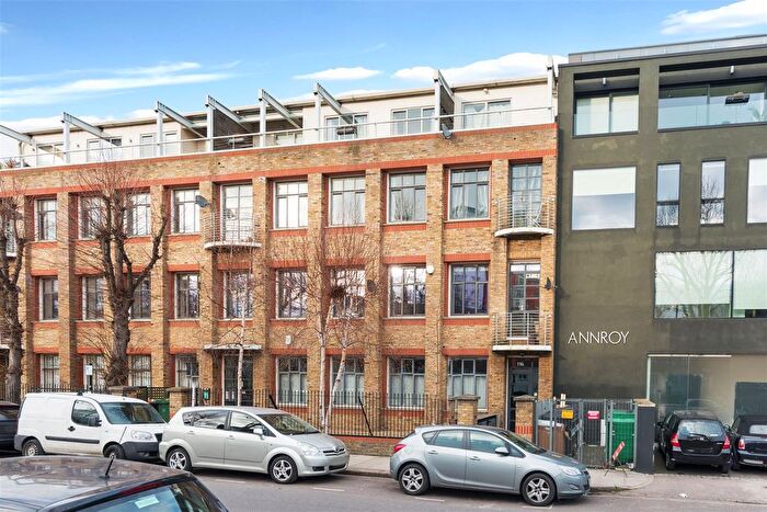 2 Bedroom Flat For Sale In Grafton Road, London, NW5