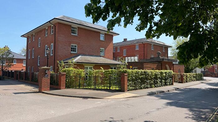 2 Bedroom Apartment For Sale In High Street, Hampshire, RG27