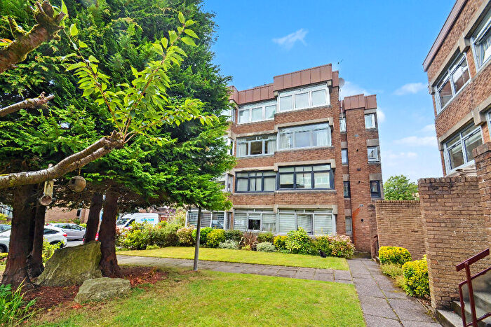 1 Bedroom Flat To Rent In Eglinton Court, Lethington Avenue, Shawlands, Glasgow, G41
