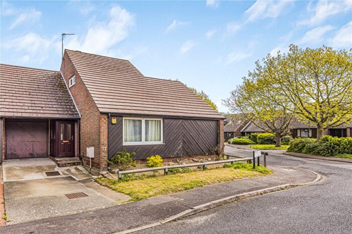 2 Bedroom Link Detached House For Sale In Henry Close, Chichester, West Sussex, PO19