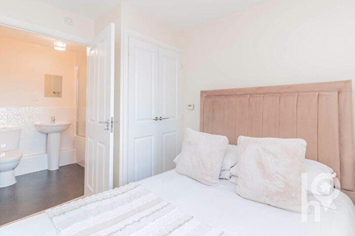 1 Bedroom Flat For Sale In Laurel Road, Minster, ME12