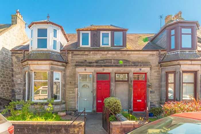 3 Bedroom Flat For Sale In Dewar Street, Dunfermline, KY12