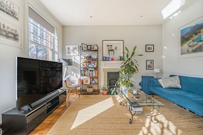 1 Bedroom Flat To Rent In Bina Gardens, South Kensington, London, SW5