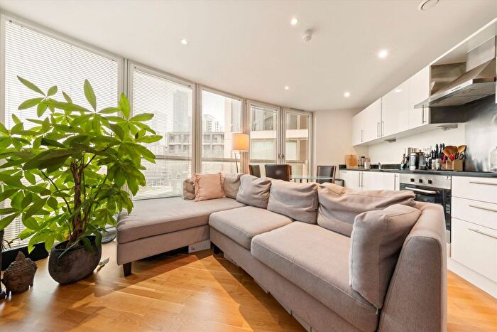 1 Bedroom Flat For Sale In Quadrant Walk, Canary Wharf, E14
