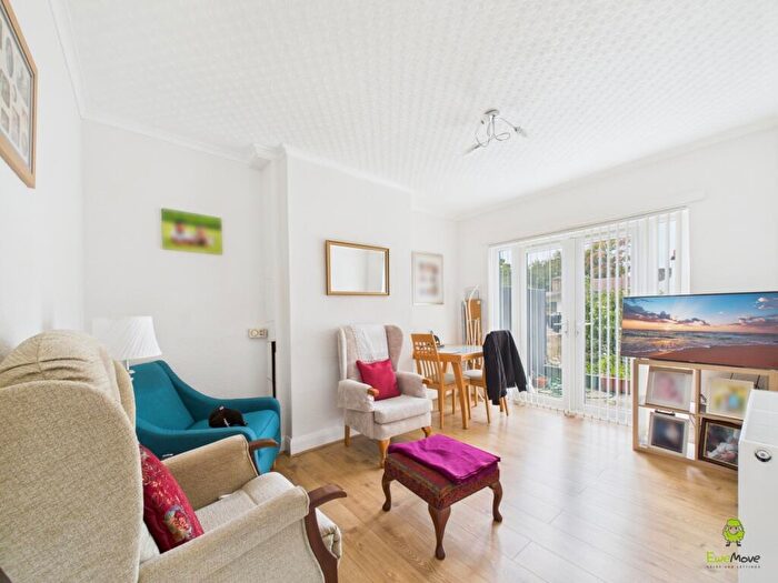 3 Bedroom Semi-Detached House For Sale In Holmhurst Road, Belvedere, Kent, DA17