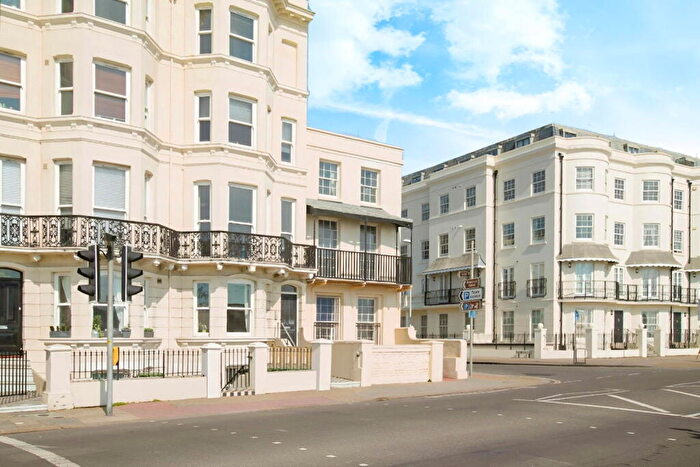 1 Bedroom Flat For Sale In Marine Parade, Worthing, BN11