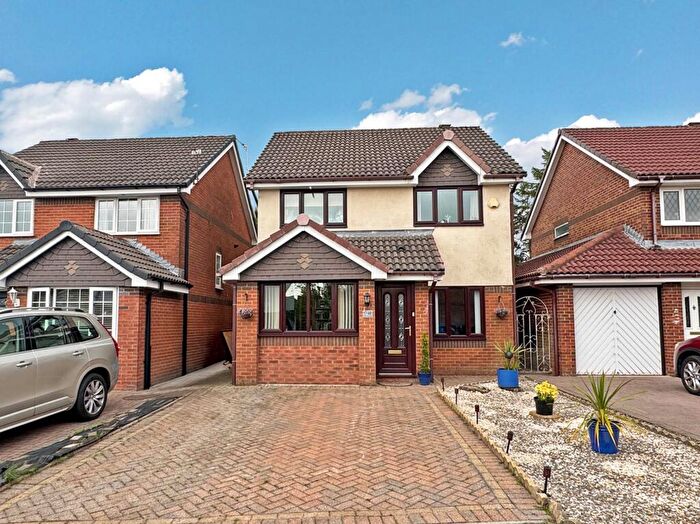 3 Bedroom Detached House For Sale In Rushbury Drive, Heyside Oldham, OL2