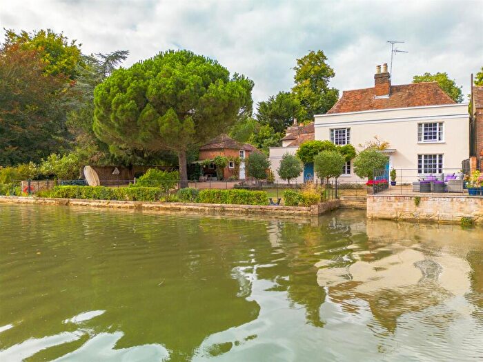 6 Bedroom Detached House For Sale In Wickham Lodge, The Quay, Aylesford, ME20