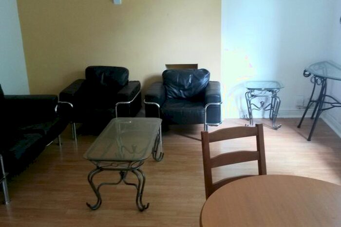 1 Bedroom Flat To Rent In The Walk, Roath, Cardiff, CF24