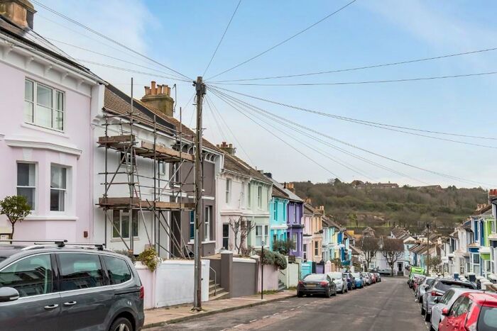 2 Bedroom Terraced House To Rent In Cuthbert Road, BN2