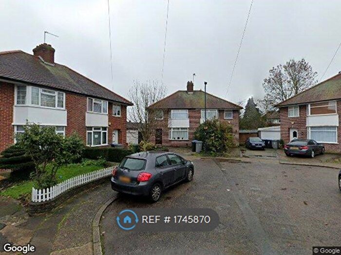 6 Bedroom Semi-Detached House To Rent In Oak Gardens, Edgeware, HA8