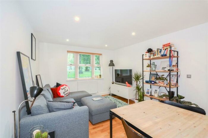 1 Bedroom Apartment To Rent In Cadogan Terrace, Hackney Wick, London, E9