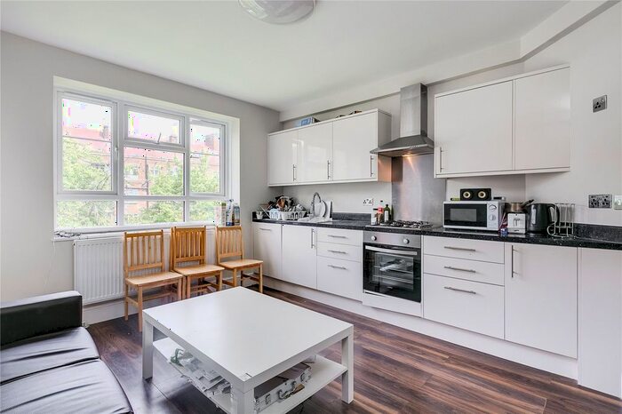 4 Bedroom Flat To Rent In Bathurst House, White City Estate, London, W12
