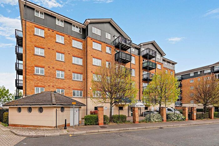 2 Bedroom Flat For Sale In Clifton Marine Parade, Gravesend, DA11