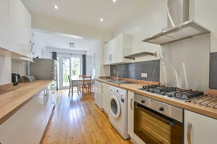 4 Bedroom Semi-Detached House To Rent In Aylward Road, Raynes Park, London, SW20