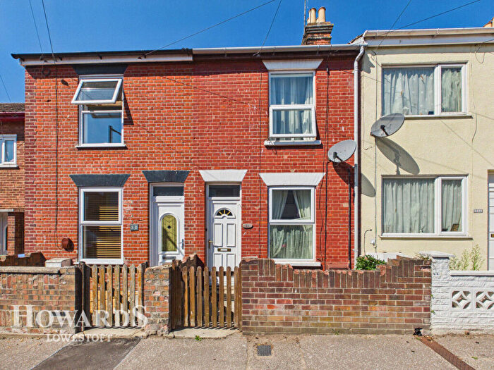 3 Bedroom Terraced House For Sale In May Road, Lowestoft, NR32