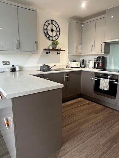 2 Bedroom Apartment For Sale In Corporation Street, Rochester, Kent, ME1