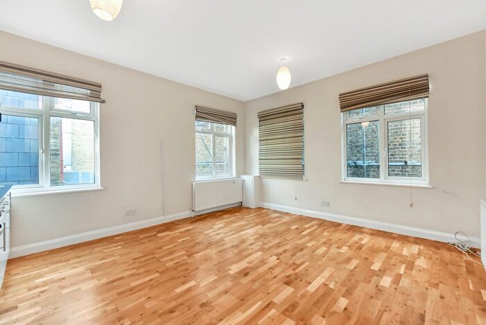 1 Bedroom Flat To Rent In Station Parade, Balham, SW12