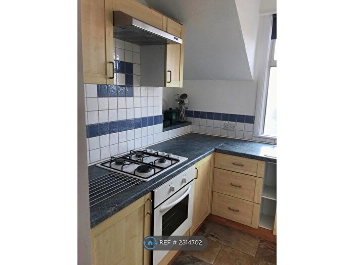 1 Bedroom Flat To Rent In Streatham High Road, London, SW16