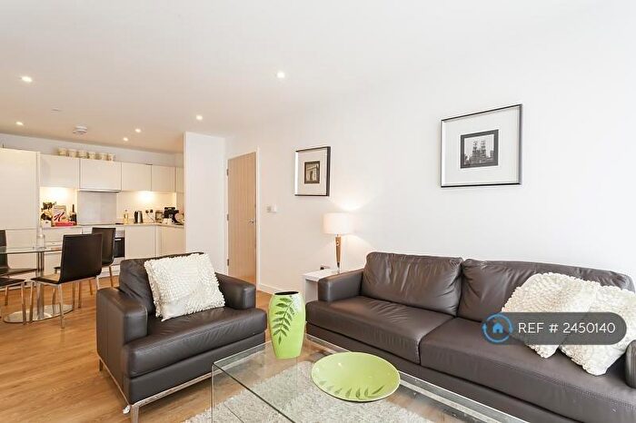 2 Bedroom Flat To Rent In Caspian Wharf, London, E3